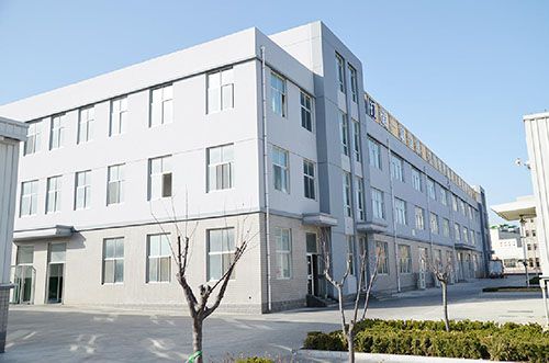 公司本著以人為本、誠(chéng)信待人的理念，培養(yǎng)造就了一批專業(yè)人員